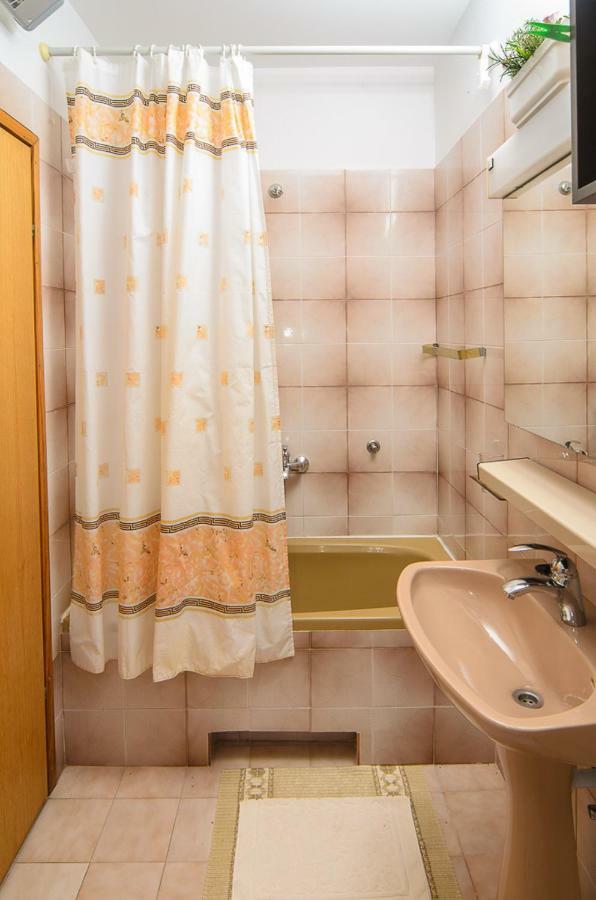 Apartmani Lovorka Punat Exterior foto